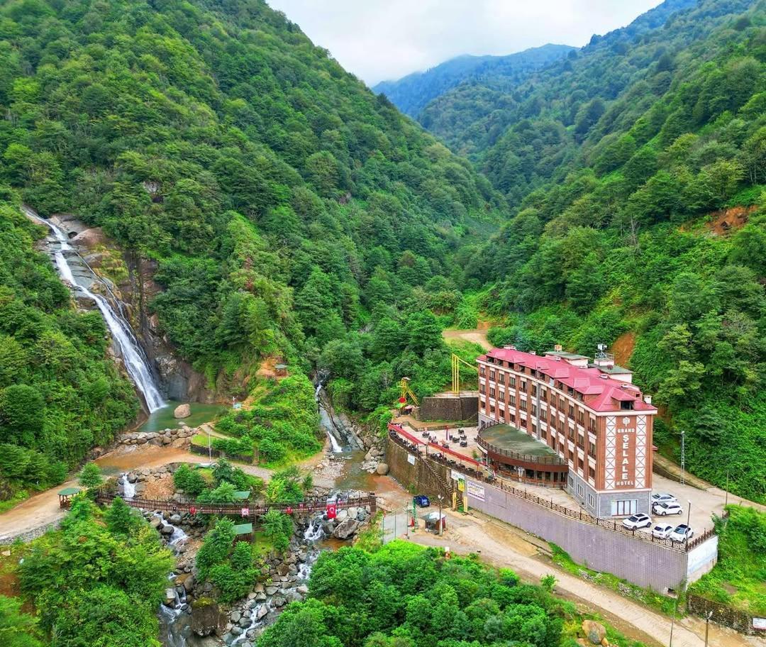 Hotel Grand Selale